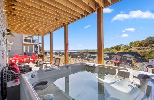 Table Rock Cabin | Double-Sided Fireplace, Lake Views, Daily Tickets to Local Attractions, Air Hockey!