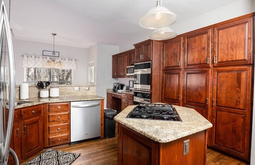 Charlotte House | Double the Fun | Sleeps 24 | Two Homes