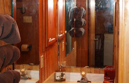 Bandera Bed & Breakfast | Double U Barr Ranch - Cowboy Cabin