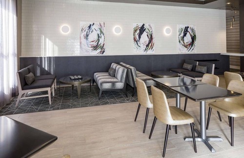 Chelsea Hotel | DoubleTree by Hilton Boston Logan Airport Chelsea