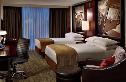 North Charleston Hotel | DoubleTree by Hilton Hotel & Suites Charleston Airport