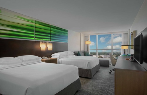 Florida Center Hotel | DoubleTree by Hilton at the Entrance to Universal Orlando