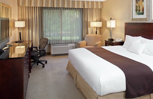 Charlotte Hotel | DoubleTree by Hilton Charlotte Airport
