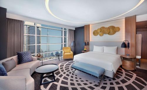 Downtown Dubai Hotel | DoubleTree by Hilton Dubai - Business Bay