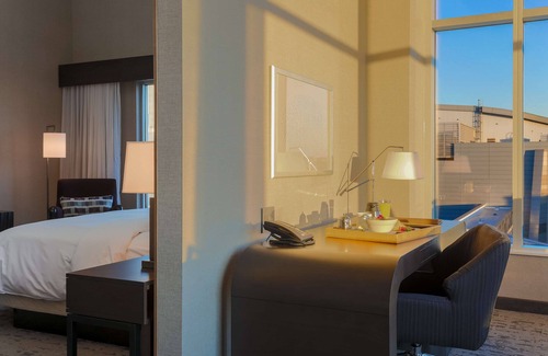 Evansville Hotel | DoubleTree by Hilton Evansville