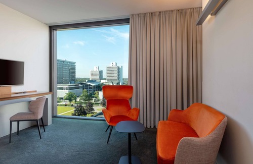 Schwanheim Hotel | DoubleTree by Hilton Frankfurt Niederrad