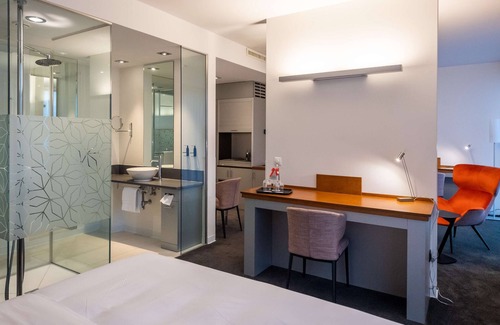Schwanheim Hotel | DoubleTree by Hilton Frankfurt Niederrad