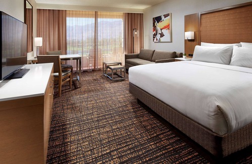 Palm Springs Resort | DoubleTree by Hilton Hotel Golf Resort Palm Springs