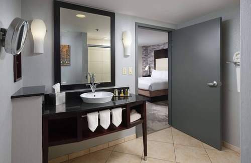 Downtown Chattanooga Hotel | DoubleTree by Hilton Hotel Chattanooga Downtown