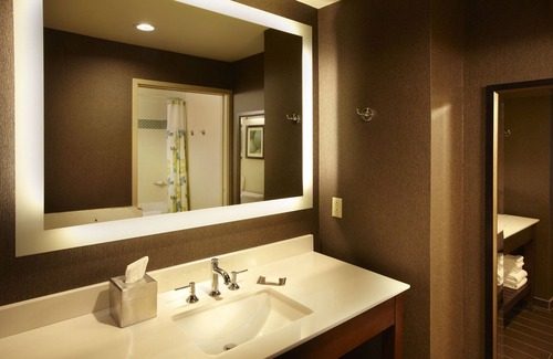 Waikiki Hotel | DoubleTree by Hilton Hotel Alana - Waikiki Beach