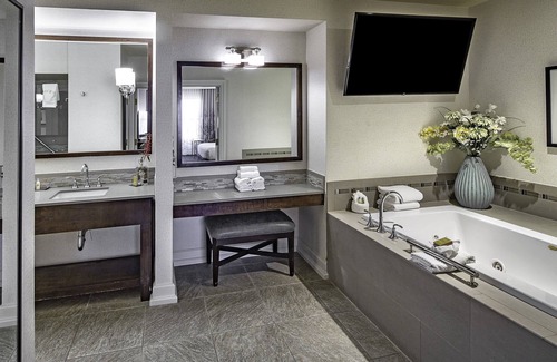 Modesto Hotel | DoubleTree by Hilton Hotel Modesto
