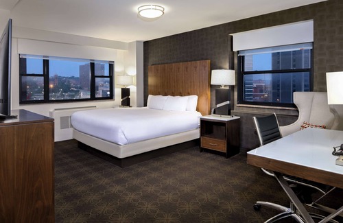 Downtown Pittsburgh Hotel | DoubleTree by Hilton Hotel & Suites Pittsburgh Downtown