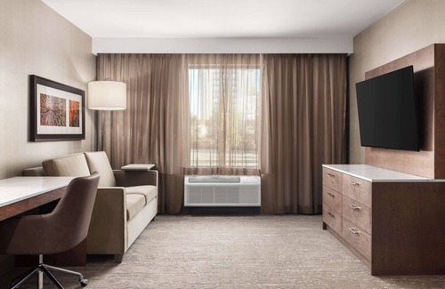 Rosemount Hotel | DoubleTree by Hilton Kitchener