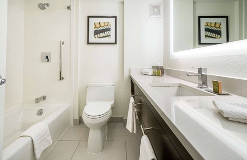 Rosemount Hotel | DoubleTree by Hilton Kitchener