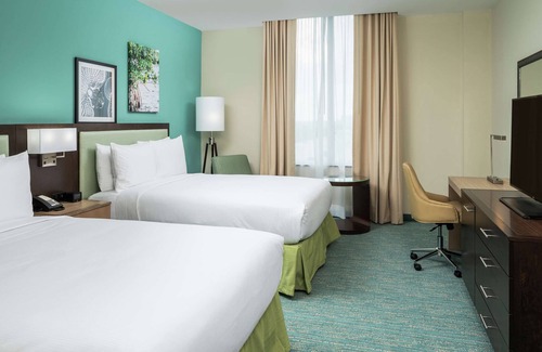 Doral Hotel | DoubleTree by Hilton Miami - Doral, FL
