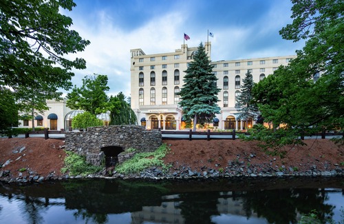 Nashua Hotel | DoubleTree by Hilton Nashua