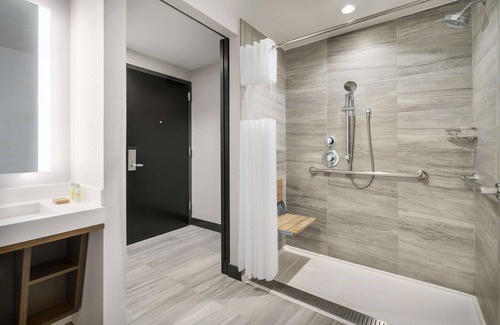 Garment District Hotel | Doubletree by Hilton New York Times Square South
