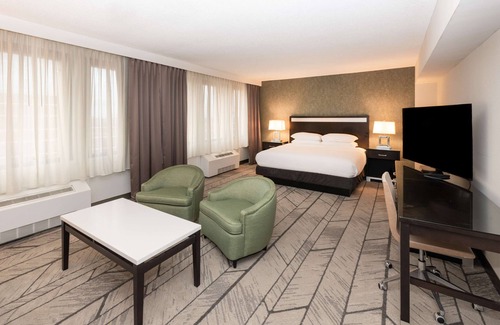 Central Business District Hotel | DoubleTree by Hilton Newark Penn Station
