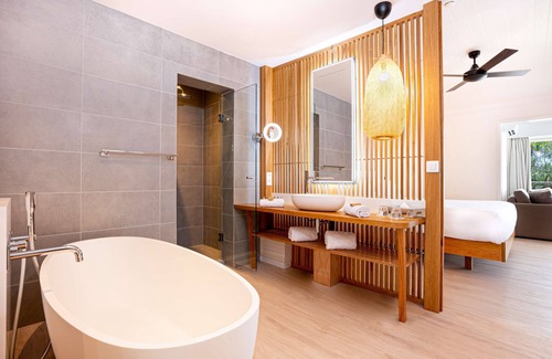 Noumea Resort | DoubleTree by Hilton Noumea Ilot Maitre Resort