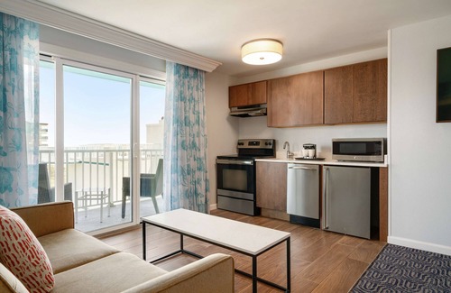 Midtown Ocean City Hotel | DoubleTree by Hilton Ocean City Oceanfront