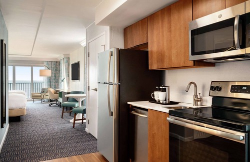 Midtown Ocean City Hotel | DoubleTree by Hilton Ocean City Oceanfront