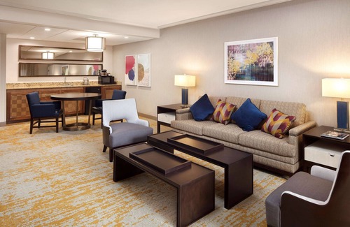 Ontario Hotel | DoubleTree by Hilton Ontario Airport