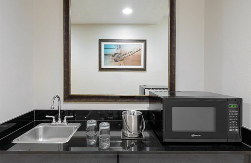 West Palm Beach Hotel | DoubleTree by Hilton Hotel West Palm Beach Airport