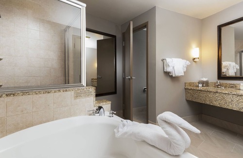 West Palm Beach Hotel | DoubleTree by Hilton Hotel West Palm Beach Airport