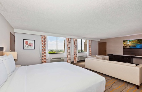 Whittier Hotel | Doubletree by Hilton Whittier Los Angeles