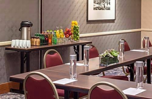 Downtown Minneapolis Hotel | DoubleTree Suites by Hilton Minneapolis Downtown