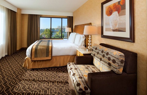 Anaheim Resort Hotel | DoubleTree Suites by Hilton Anaheim Rsrt - Conv Cntr