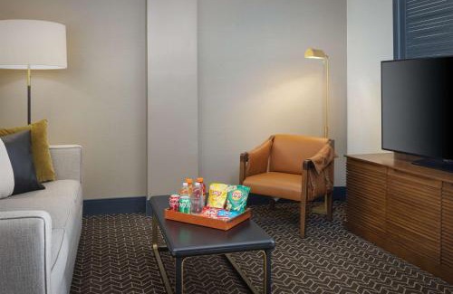 Lexington Hotel | DoubleTree Suites by Hilton Lexington
