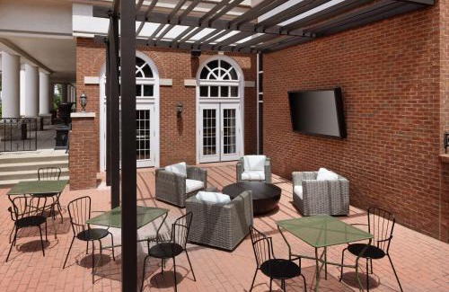 Lexington Hotel | DoubleTree Suites by Hilton Lexington