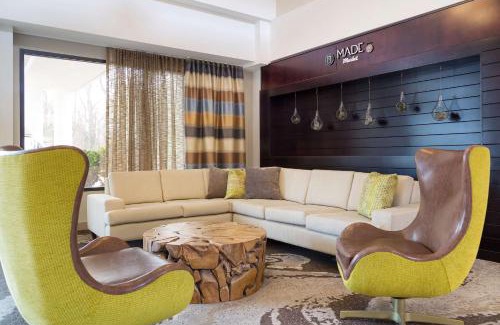 Merry Oaks Hotel | DoubleTree Suites by Hilton Nashville Airport