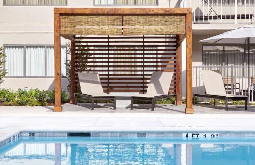 Merry Oaks Hotel | DoubleTree Suites by Hilton Nashville Airport