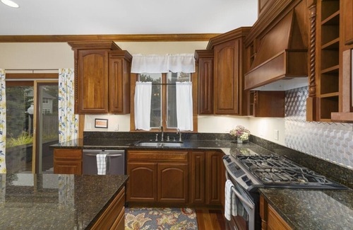 Douglas Condo | Douglas Hideaway - A Cozy 1-Bedroom Condo in Douglas, Michigan!