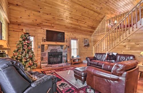 Sevierville House | Douglas Lake Cabin with Boat Ramp and Water Access!
