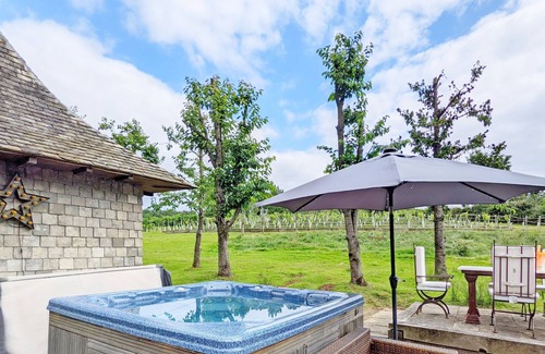 Pulborough Cottage | Douglas Lake Cottage - Fittleworth - sleeps 7 guests in 4 bedrooms