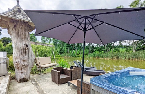 Pulborough Cottage | Douglas Lake Cottage - Fittleworth - sleeps 7 guests in 4 bedrooms