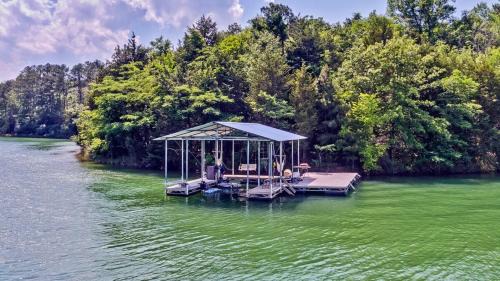 Sevierville House | Douglas Lake Lodge in the Smoky Mountains