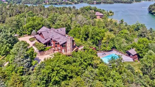 Sevierville House | Douglas Lake Lodge in the Smoky Mountains