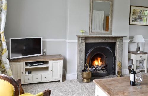 Rowsley House | Dove Cottage