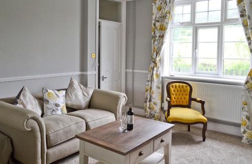 Rowsley House | Dove Cottage