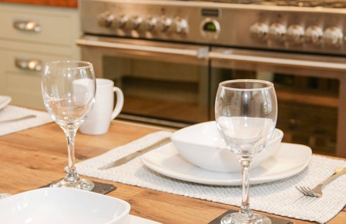 Llanfair Talhaiarn Cottage | DOVE COTTAGE, pet friendly, with open fire in Llanfair Talhaiarn