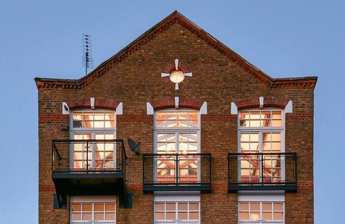 De Beauvoir Apartment | Dovecote - sanctuary in the sky