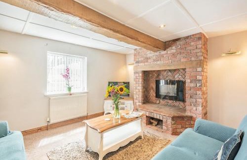Coningsby House | Dovedale Cottage
