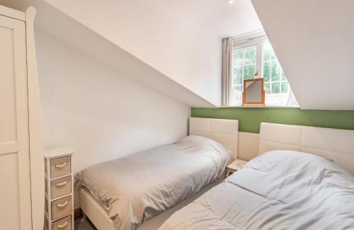 Coningsby House | Dovedale Cottage