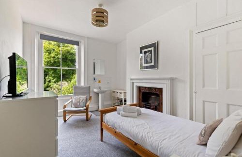 Dover House | Dover Town Rooms - Short Lets & Serviced Accommodation - Dover