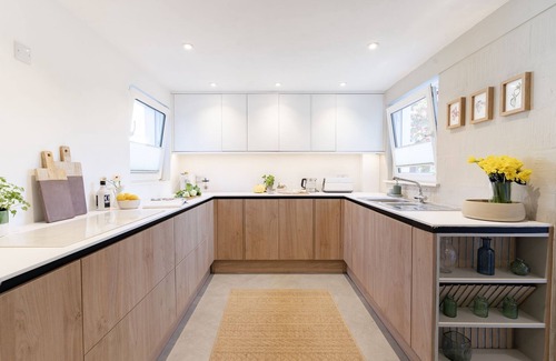 Downderry House | Downderlin is a light-filled beautiful home with a large garden that rolls directly onto the beach.