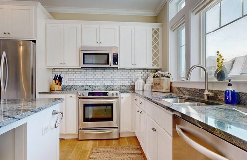 Southern Coast House | Downeast Dream | Steps to the beach!